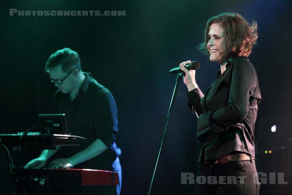 ALISON MOYET - 2013-09-27 - PARIS - Divan du Monde - 